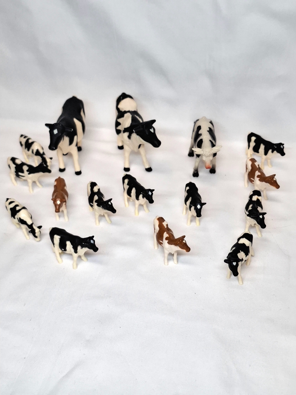 ERTL Toy Cow & Calf Lot (16) Dyersville Iowa Farm Animals 1/64 & 1/32 Vintage